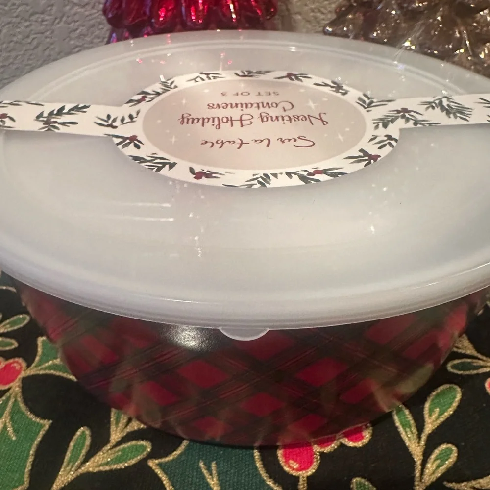 Sur La Table Red Tartan Plaid Melamine Neating Bowls & Lids